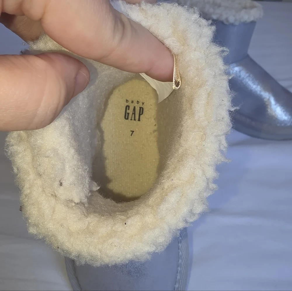 Baby Gap Metallic Icy Blue Silver Fur Lined Toddler Girl Boots Size 7